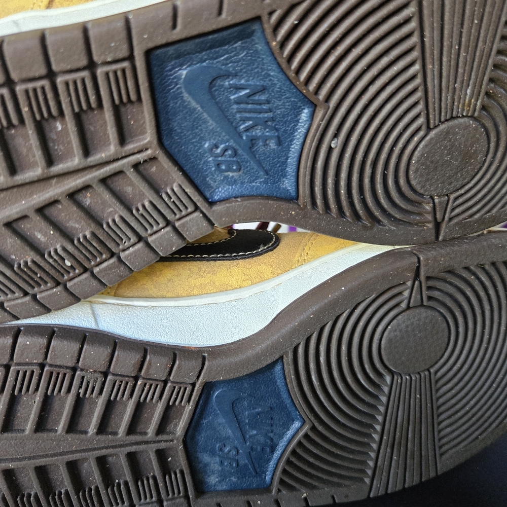 Nike SB Dunk Low Pro City Of Cinema Gold FZ1278-200 Size 6.5 Men Or 8 Women - Picture 12 of 16